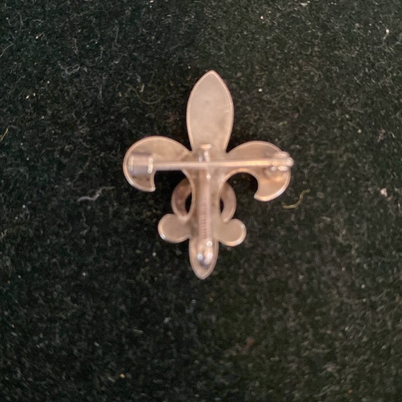 Sterling Silver Fleur De Lis Pin can be worn by man or woman marked Sterling - Picture 3 of 5